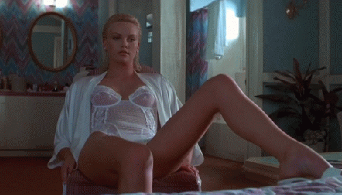 Сочнейшая соточка gif girls